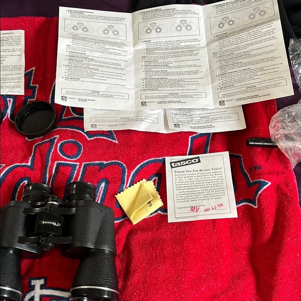 Black Binoculars with Classic Design for Photography